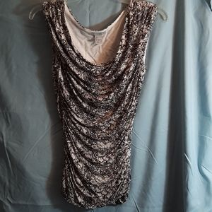 Sleeveless dress top